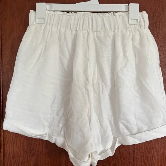 Pink Lily White Linen Shorts - Picture 3 of 4